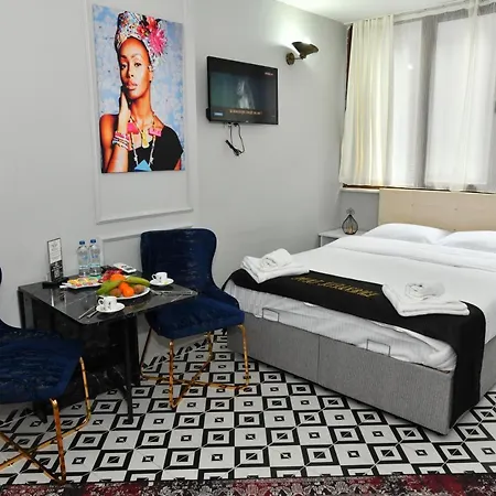 Central Luxury 47 *